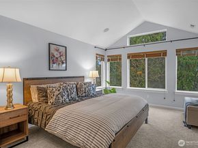 6441 SE Cougar Mountain Way, Bellevue WA 98006