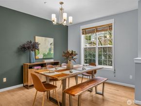 6441 SE Cougar Mountain Way, Bellevue WA 98006