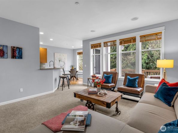 6441 SE Cougar Mountain Way, Bellevue WA 98006