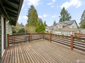 215 Hubbard Road, Lynnwood WA 98036