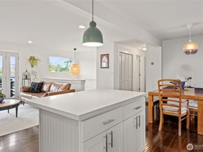 215 Hubbard Road, Lynnwood WA 98036