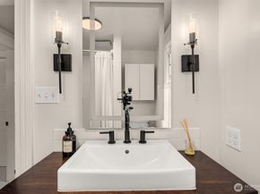 325 23rd Avenue E, Seattle WA 98112