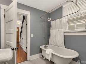 325 23rd Avenue E, Seattle WA 98112