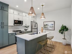 13748 Stone Avenue N, Seattle WA 98133