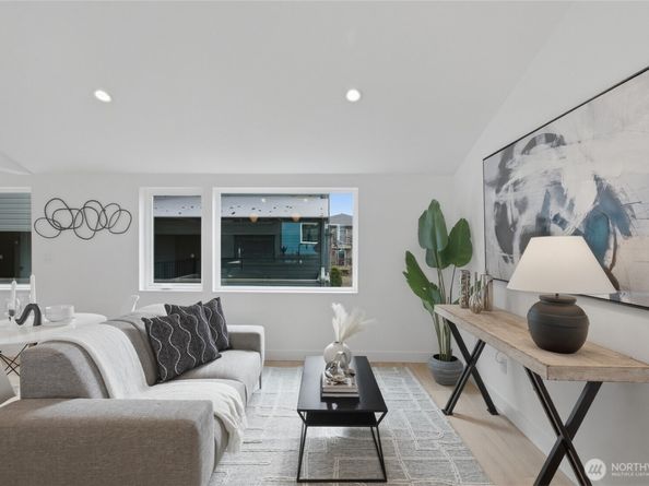 6505 19th Avenue NW, Seattle WA 98117