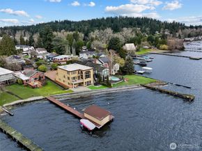 4701 NE Shore Place, Lake Forest Park WA 98155