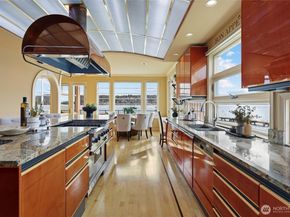 4701 NE Shore Place, Lake Forest Park WA 98155