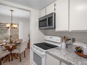 14010 Juanita Drive NE SB4, Kirkland WA 98034