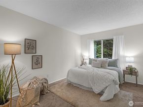 14010 Juanita Drive NE SB4, Kirkland WA 98034