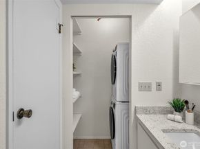 14010 Juanita Drive NE SB4, Kirkland WA 98034