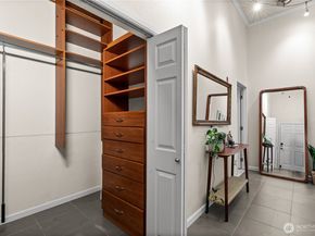 621 5th Avenue N 102, Seattle WA 98109