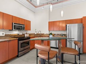 621 5th Avenue N 102, Seattle WA 98109