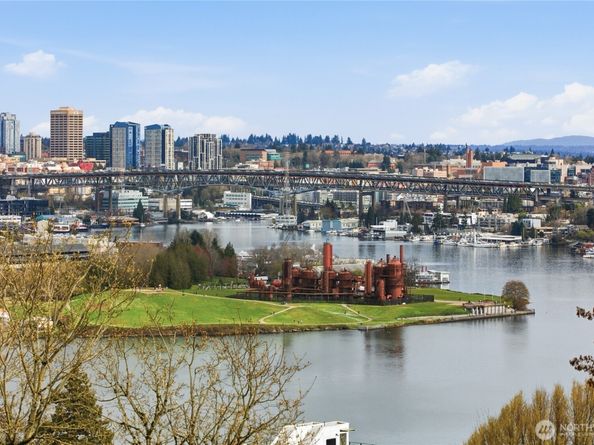 559 McGraw Street 201, Seattle WA 98109