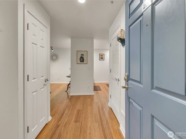 559 McGraw Street 201, Seattle WA 98109