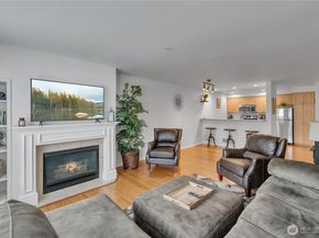 559 McGraw Street 201, Seattle WA 98109