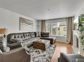 559 McGraw Street 201, Seattle WA 98109