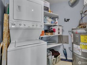 559 McGraw Street 201, Seattle WA 98109