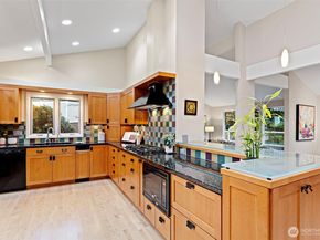 5716 141st Place SE, Bellevue WA 98006