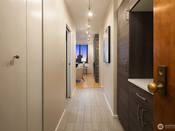 2100 3rd Avenue 1703, Seattle WA 98121