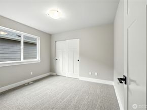 19127 Meridian Drive SE CW 17, Bothell WA 98012