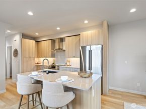 1129 NW 58th Street B, Seattle WA 98107