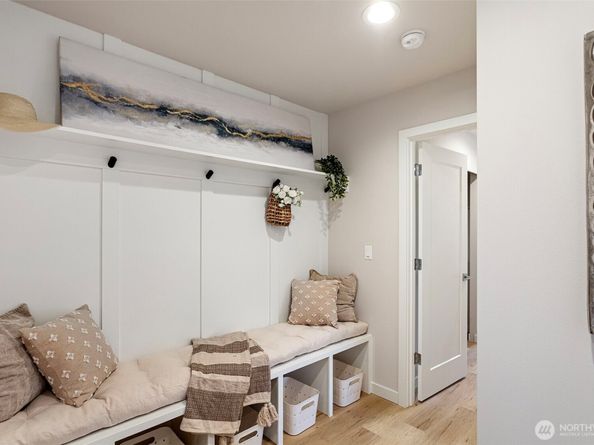 1129 NW 58th Street B, Seattle WA 98107