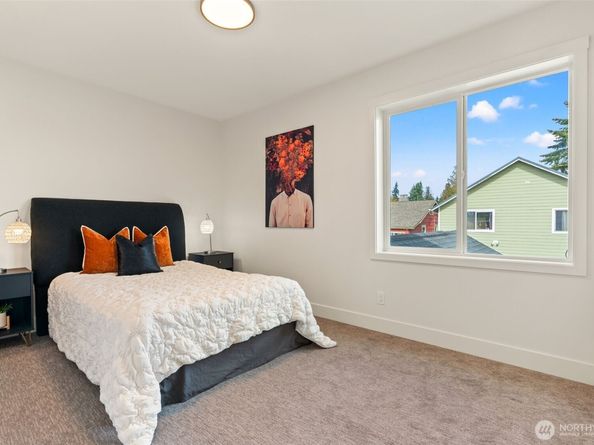 742 N 104th Street, Seattle WA 98133