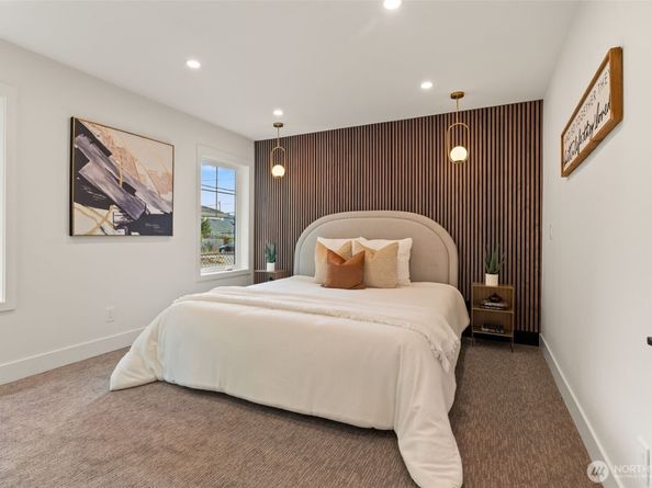 742 N 104th Street, Seattle WA 98133