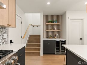 742 N 104th Street, Seattle WA 98133