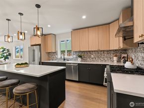 742 N 104th Street, Seattle WA 98133