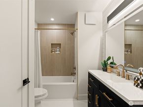 742 N 104th Street, Seattle WA 98133