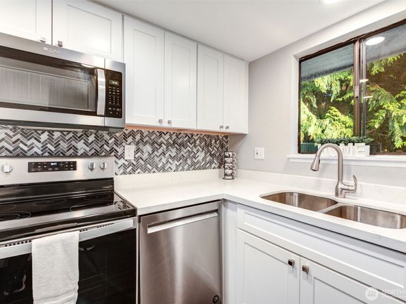 8019 196th Street SW C4, Edmonds WA 98026