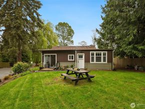 23716 Locust Way, Bothell WA 98021