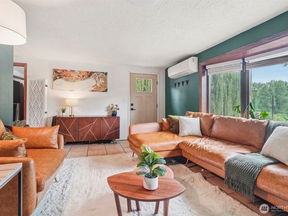 23716 Locust Way, Bothell WA 98021