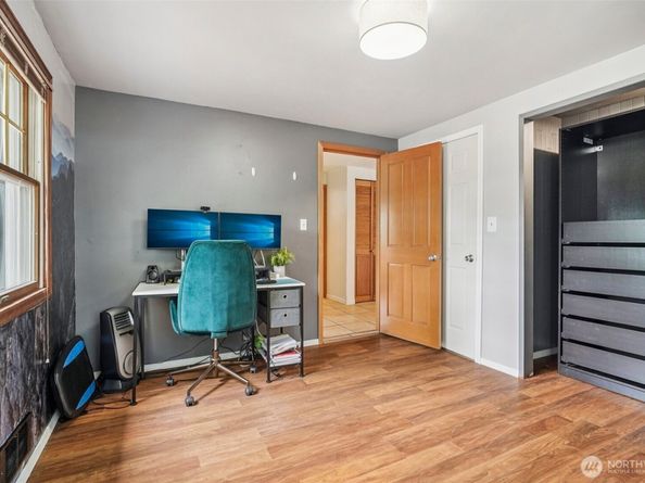 23716 Locust Way, Bothell WA 98021