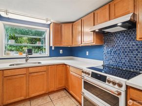 23716 Locust Way, Bothell WA 98021