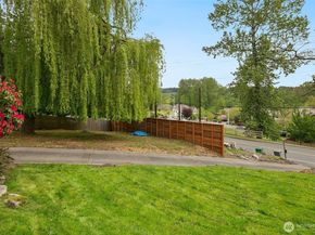 23716 Locust Way, Bothell WA 98021