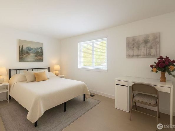 13405 SE 56th Pl, Bellevue WA 98006