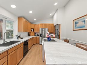 13405 SE 56th Pl, Bellevue WA 98006