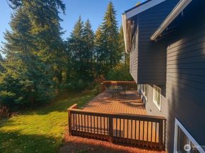 13405 SE 56th Pl, Bellevue WA 98006