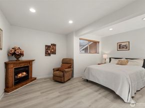 13405 SE 56th Pl, Bellevue WA 98006