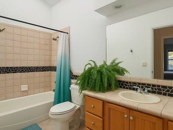 13405 SE 56th Pl, Bellevue WA 98006