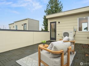 4758 Greenlake Way N, Seattle WA 98103
