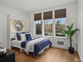 4758 Greenlake Way N, Seattle WA 98103