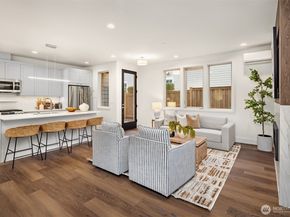 639 18th Avenue W, Kirkland WA 98033