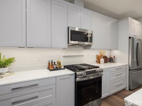 639 18th Avenue W, Kirkland WA 98033