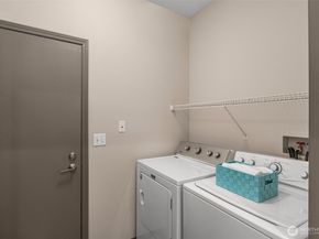 22495 SE 37th Terrace 1391, Issaquah WA 98029