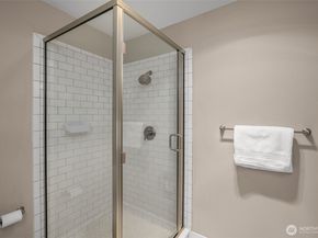 22495 SE 37th Terrace 1391, Issaquah WA 98029