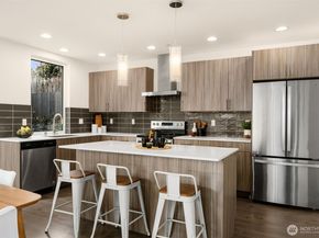 6012 S 127th Lane, Seattle WA 98178