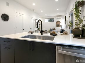 10344 Wallingford Avenue N, Seattle WA 98133